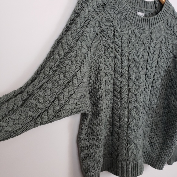 🆕️ Aerie Fern Green Cable Knit Crewneck Sweater - Picture 5 of 8